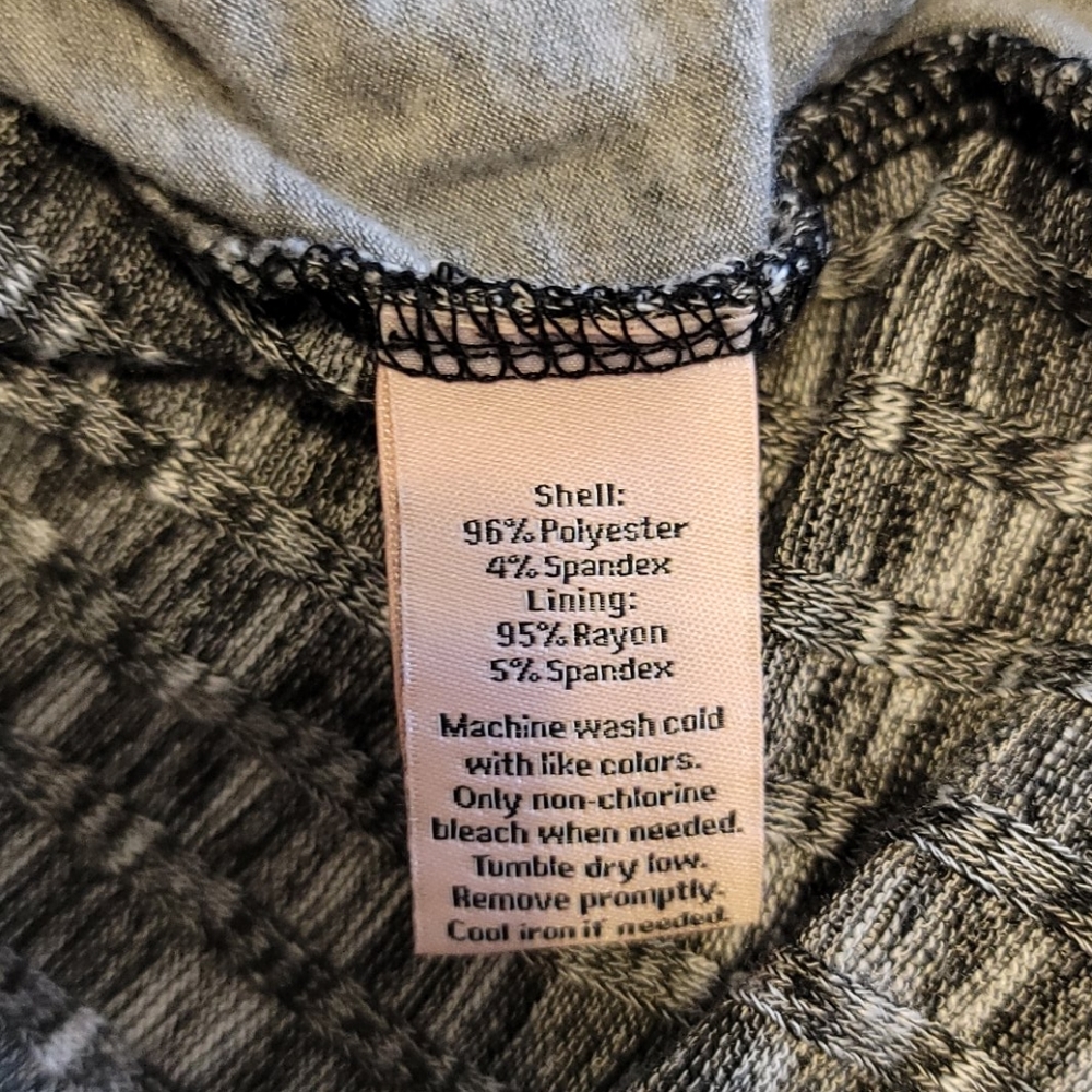 Juicy Couture Blouse With Attached Tank Top - Picture 10 of 10